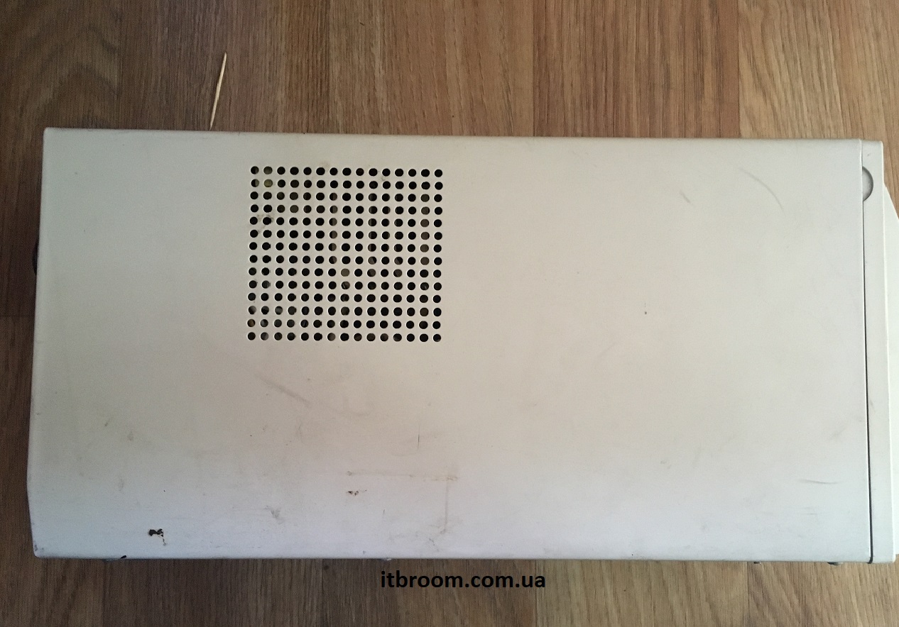 Бесперебойник APC Smart UPS-1000 VA